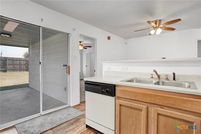 2010 Wright Way, Killeen, TX 76543