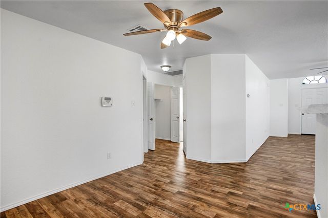 2010 Wright Way, Killeen, TX 76543