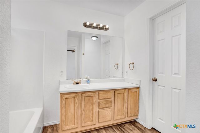 2010 Wright Way, Killeen, TX 76543