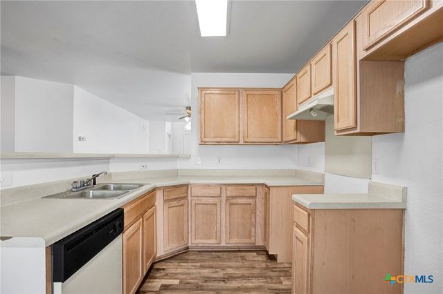 2010 Wright Way, Killeen, TX 76543