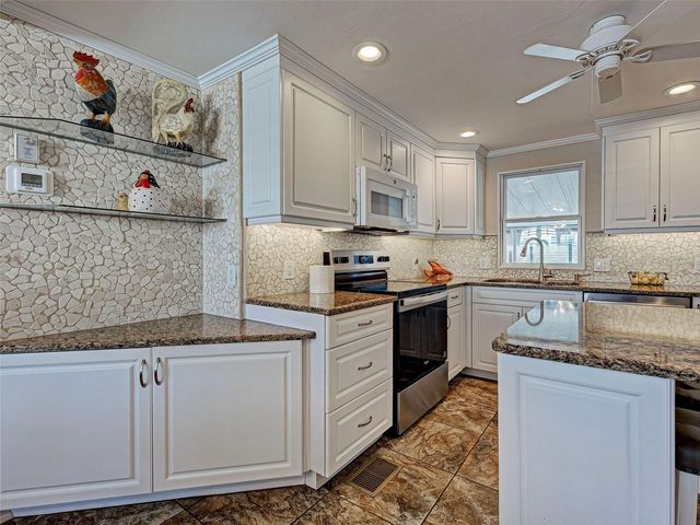 252 SUN AIR CIRCLE, Osprey, FL 34229