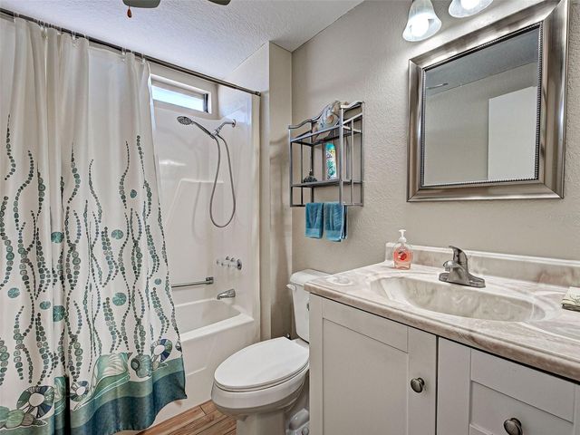 252 SUN AIR CIRCLE, Osprey, FL 34229