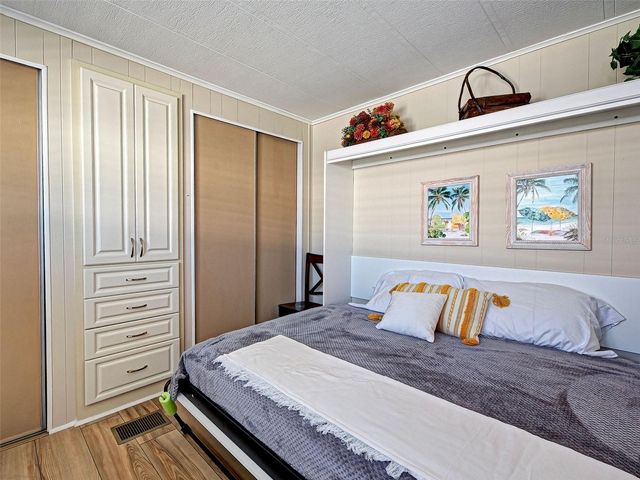 252 SUN AIR CIRCLE, Osprey, FL 34229