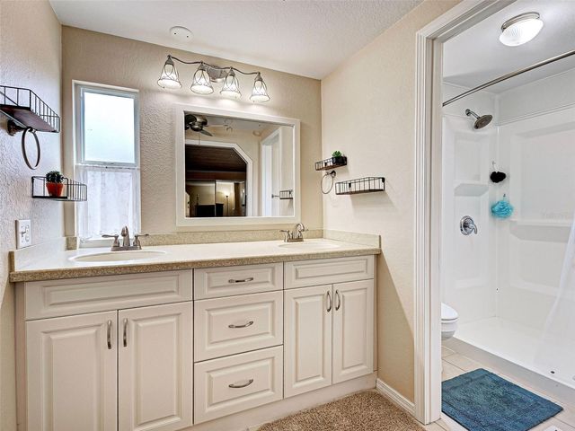 252 SUN AIR CIRCLE, Osprey, FL 34229