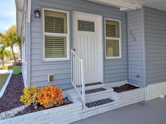 252 SUN AIR CIRCLE, Osprey, FL 34229