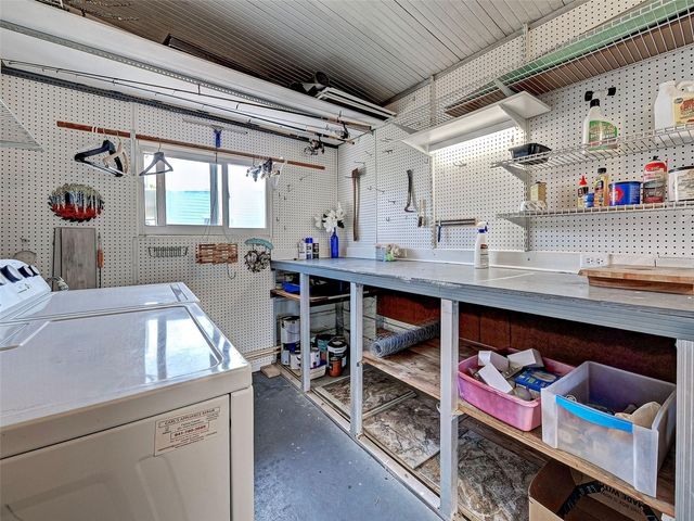 252 SUN AIR CIRCLE, Osprey, FL 34229