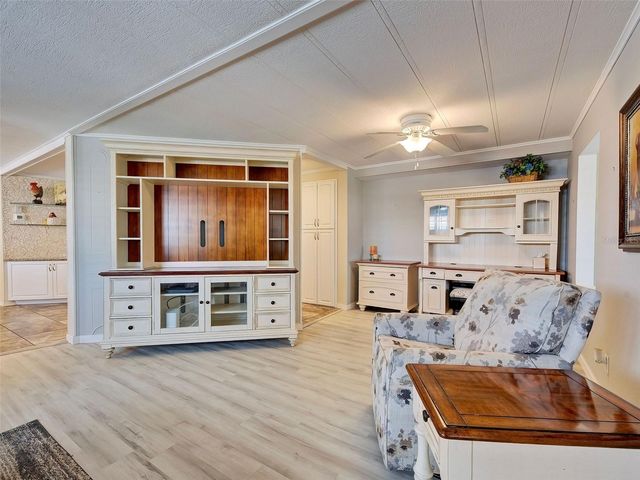 252 SUN AIR CIRCLE, Osprey, FL 34229