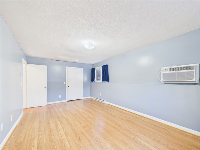 1560 DOUGLAS Avenue B19, North Providence, RI 02904