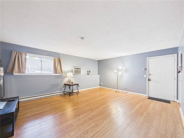 1560 DOUGLAS Avenue B19, North Providence, RI 02904