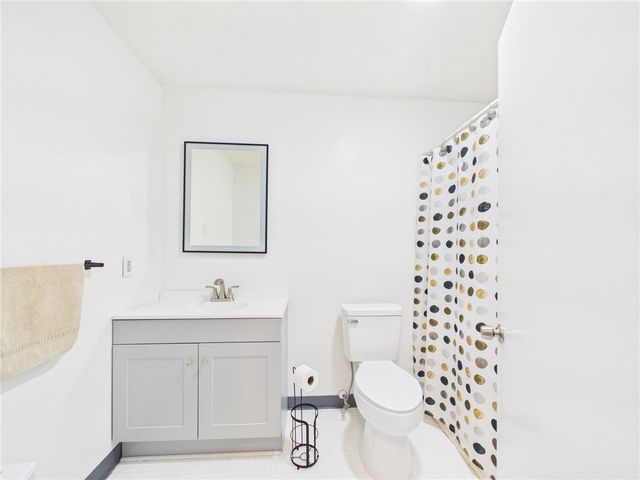 1560 DOUGLAS Avenue B19, North Providence, RI 02904