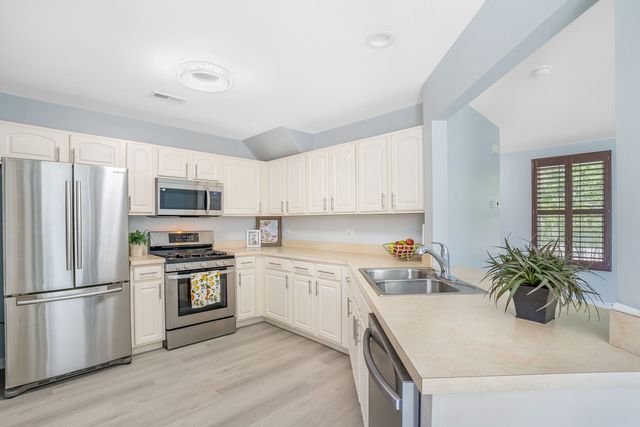 365 Lakewood Boulevard, Park Forest, IL 60466
