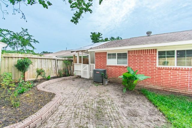 12906 Southspring Drive, Houston, TX 77047