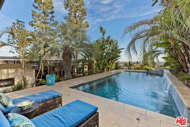 1927 N Normandie Avenue, Los Angeles, CA 90027