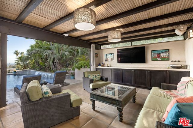 1927 N Normandie Avenue, Los Angeles, CA 90027