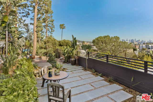 1927 N Normandie Avenue, Los Angeles, CA 90027