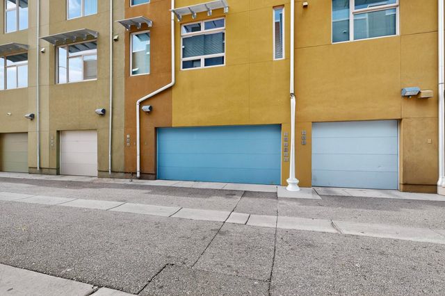 343 Platinum Street SW, Albuquerque, NM 87102