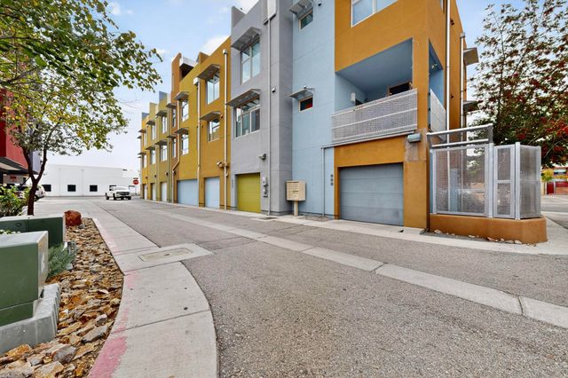 343 Platinum Street SW, Albuquerque, NM 87102