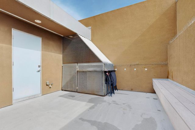 343 Platinum Street SW, Albuquerque, NM 87102