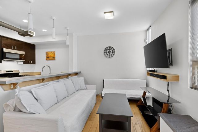 343 Platinum Street SW, Albuquerque, NM 87102