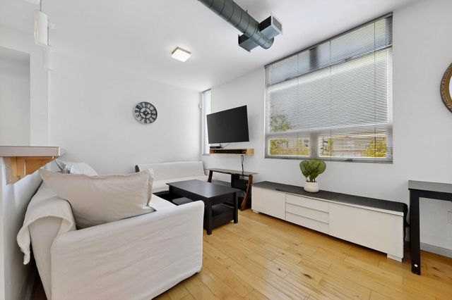 343 Platinum Street SW, Albuquerque, NM 87102