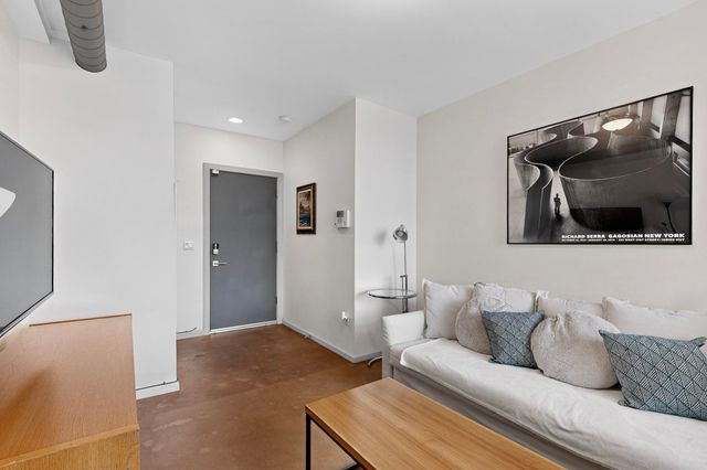 343 Platinum Street SW, Albuquerque, NM 87102