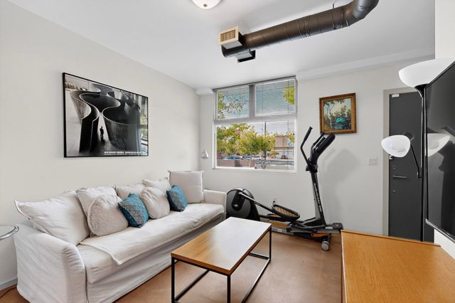 343 Platinum Street SW, Albuquerque, NM 87102