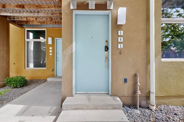 343 Platinum Street SW, Albuquerque, NM 87102