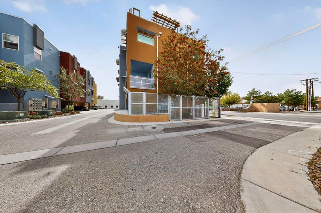 343 Platinum Street SW, Albuquerque, NM 87102