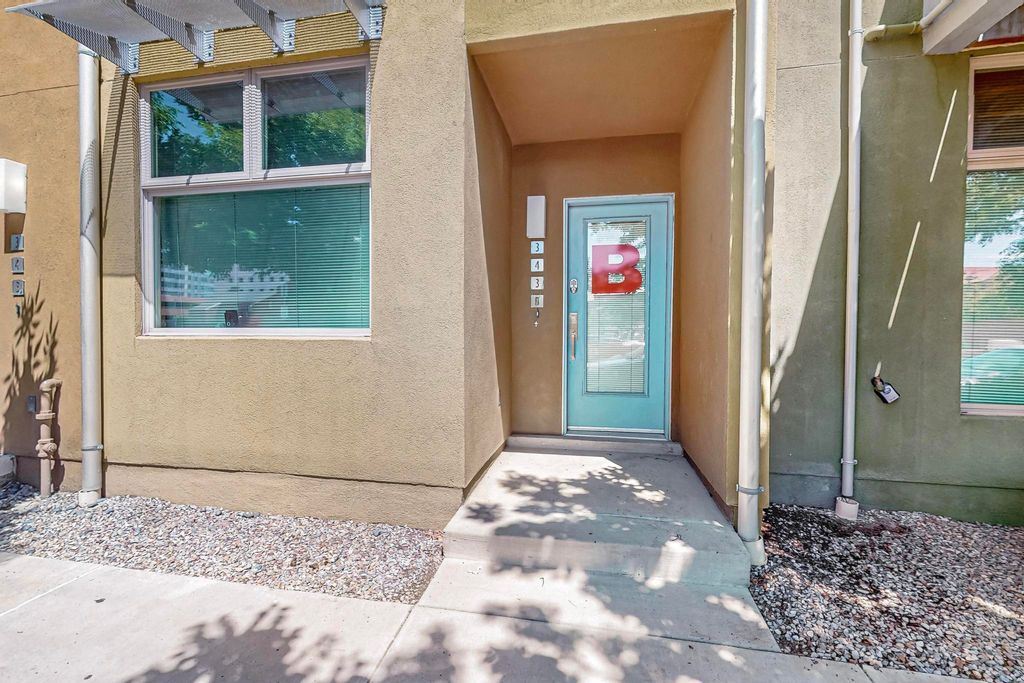 343 Platinum Street SW, Albuquerque, NM 87102