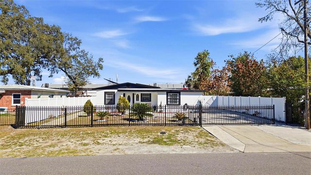8907 N TAMPA STREET, Tampa, FL 33604
