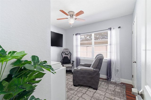 8907 N TAMPA STREET, Tampa, FL 33604