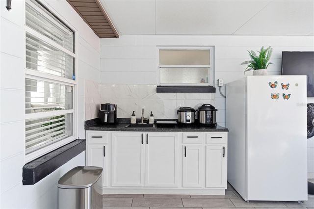 8907 N TAMPA STREET, Tampa, FL 33604