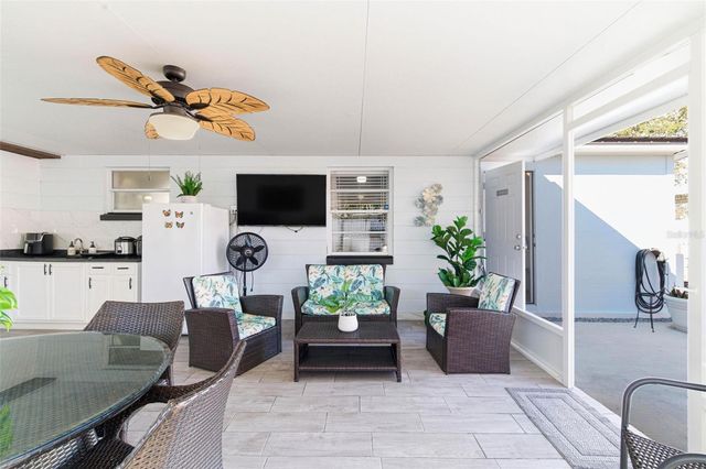 8907 N TAMPA STREET, Tampa, FL 33604