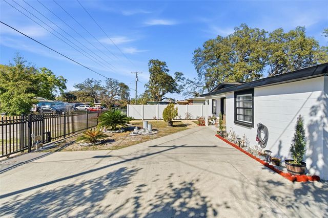 8907 N TAMPA STREET, Tampa, FL 33604