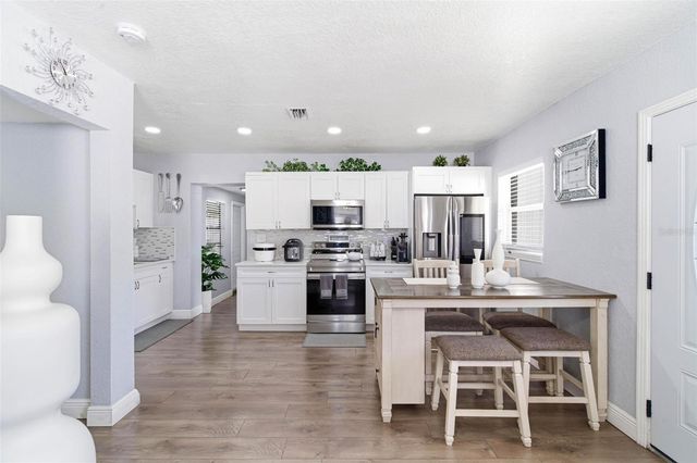 8907 N TAMPA STREET, Tampa, FL 33604