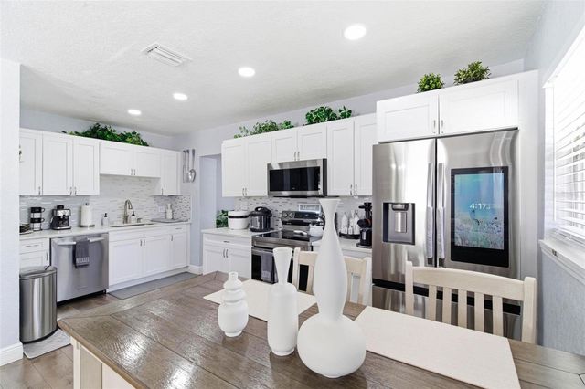 8907 N TAMPA STREET, Tampa, FL 33604