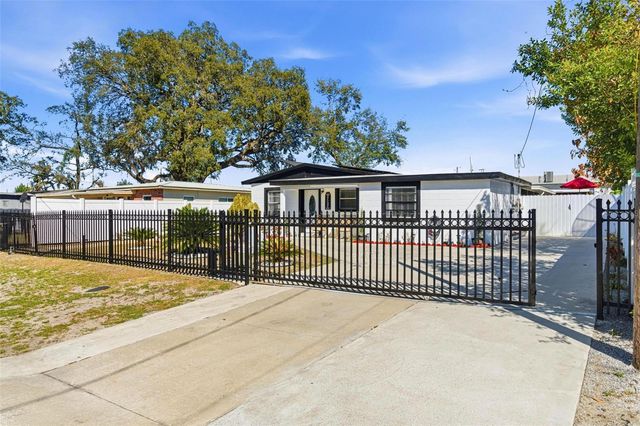 8907 N TAMPA STREET, Tampa, FL 33604