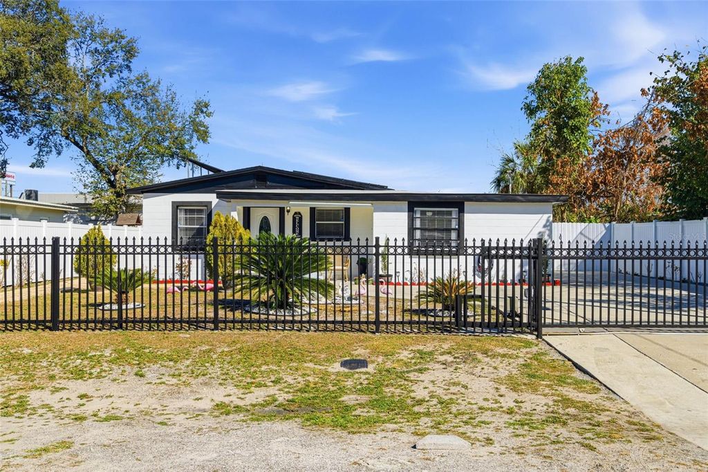 8907 N TAMPA STREET, Tampa, FL 33604