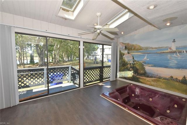 102 River Point DR, Suffolk, VA 23434