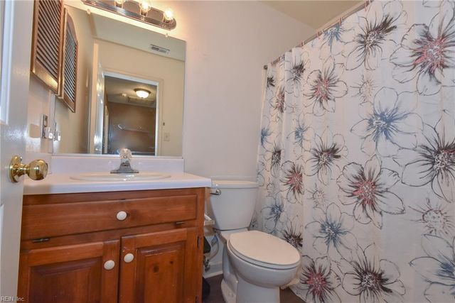 102 River Point DR, Suffolk, VA 23434