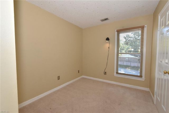 102 River Point DR, Suffolk, VA 23434