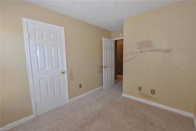 102 River Point DR, Suffolk, VA 23434