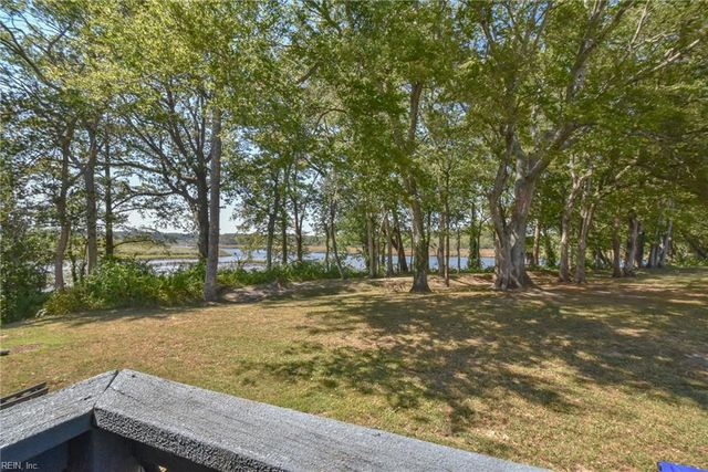 102 River Point DR, Suffolk, VA 23434