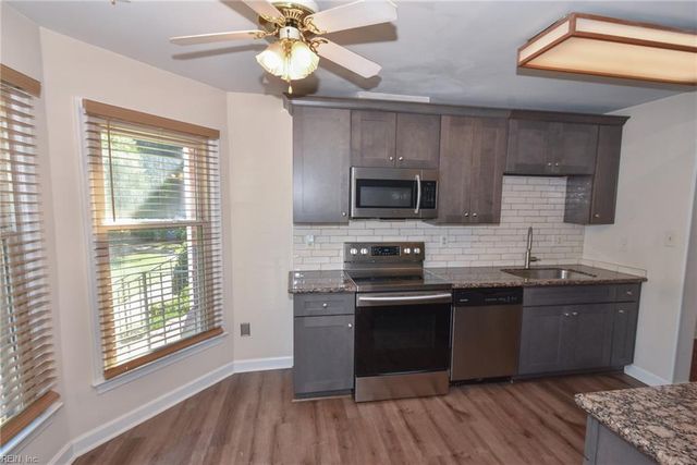 102 River Point DR, Suffolk, VA 23434