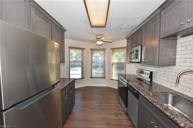 102 River Point DR, Suffolk, VA 23434