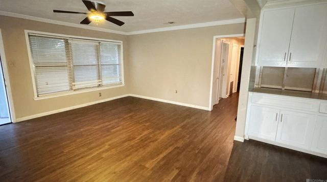 6122 S Howell Dr, Baton Rouge, LA 70805