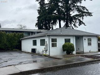 421 S IVY St, Canby, OR 97013