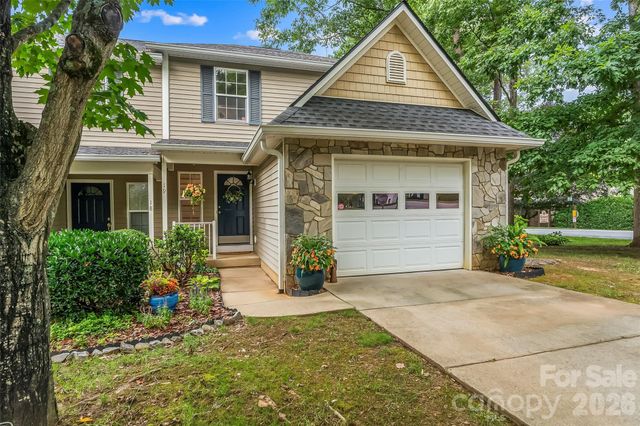 19 Willowick Drive, Asheville, NC 28803