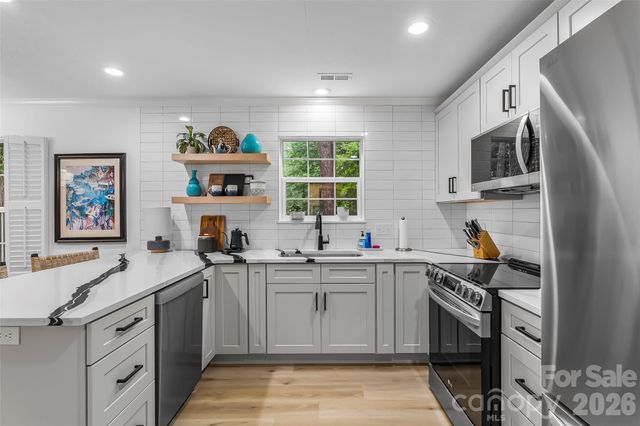 19 Willowick Drive, Asheville, NC 28803