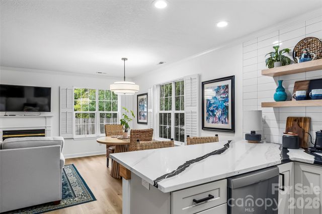 19 Willowick Drive, Asheville, NC 28803